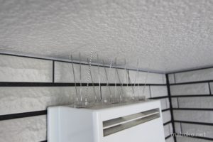 玄関の軒先に鳥の巣が出来始めたので100均グッズでdiy対策をしてみた 一条工務店で建てたまぼこのきろく